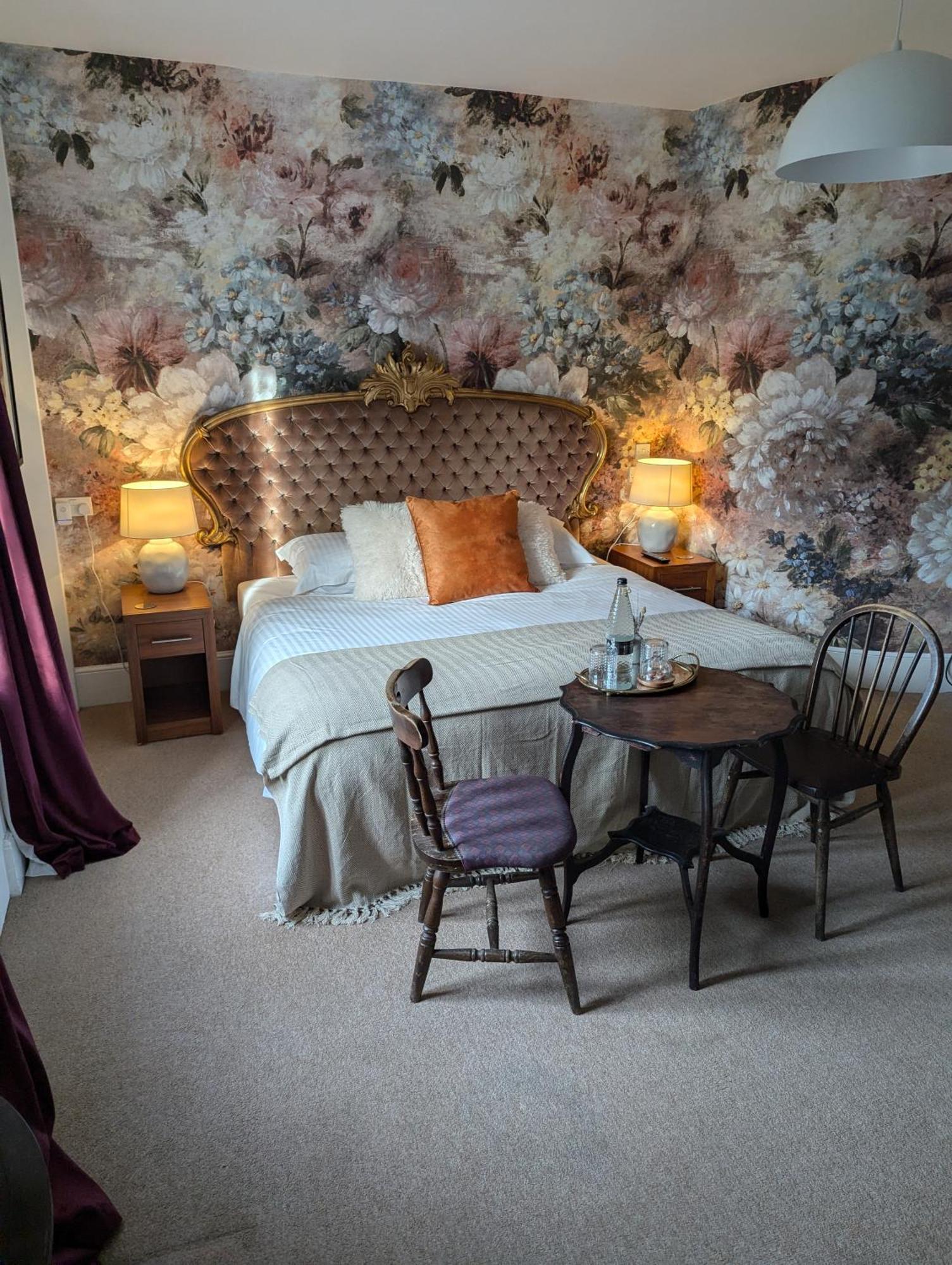The Duke Hotel Hilmarton Экстерьер фото